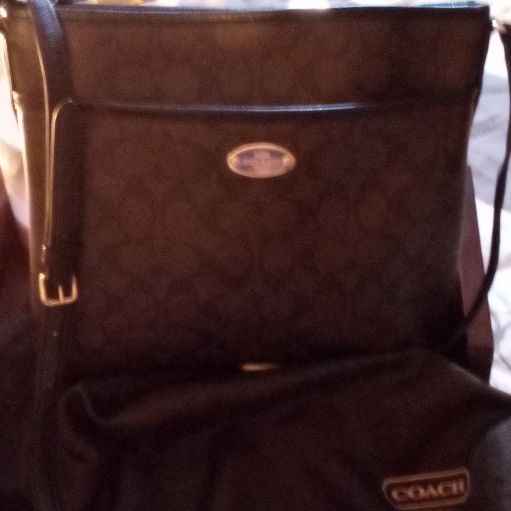 Barely touched, Perfect COACH SHOULDER BAG